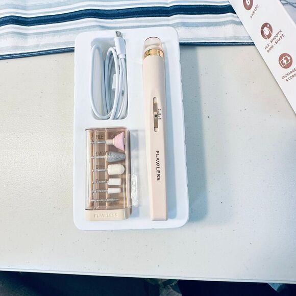Finishing Touch Flawless Salon Nails Pedicure Manicure Tool Rechargeable - Picture 6 of 8